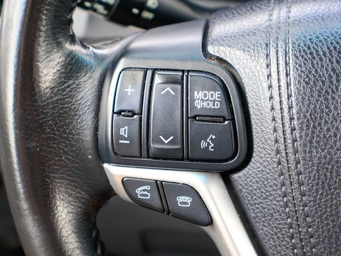 Used 2016 Toyota Sienna XLE FWD image 17