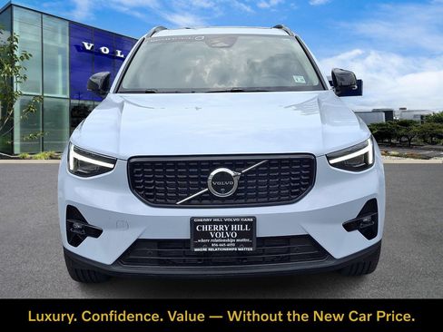 Certified 2026 Volvo XC40 B5 Plus w/ Protection Package Premier AWD/4WD image 2