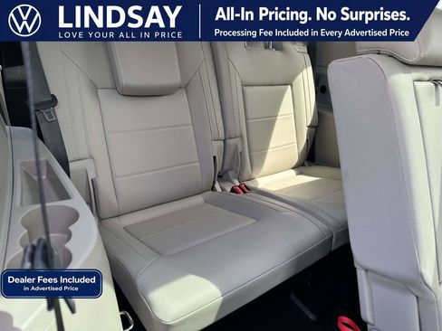 Used 2023 Volkswagen Atlas SE w/ Panoramic Sunroof Package AWD/4WD image 14