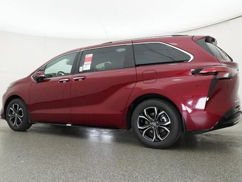 New 2026 Toyota Sienna Platinum image 20