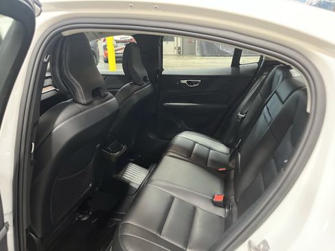 Used 2022 Volvo S60 T8 R-Design Expression AWD/4WD image 13
