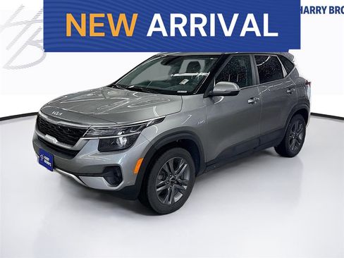 Used 2023 Kia Seltos S AWD/4WD image 1
