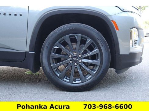 Used 2023 Chevrolet Traverse RS image 32