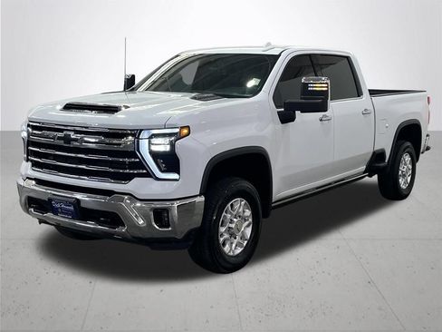 Used 2024 Chevrolet Silverado 3500 LTZ AWD/4WD image 2