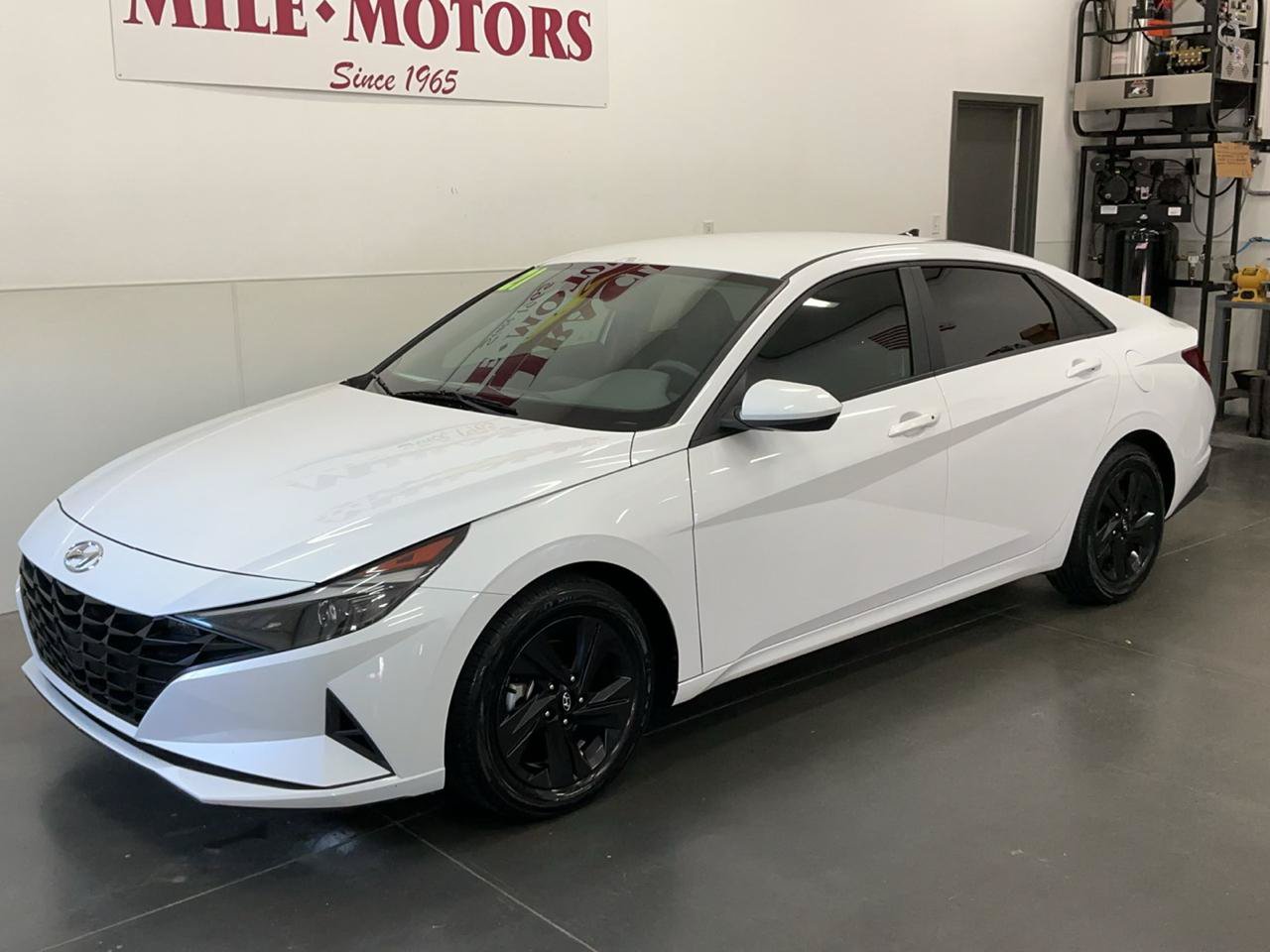 Used 2021 Hyundai Elantra SEL FWD image 3