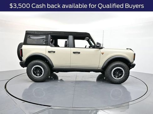 New 2025 Ford Bronco Badlands image 8