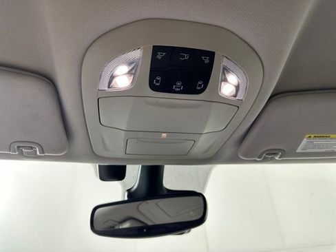 Used 2022 Chrysler Pacifica Touring-L image 24