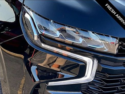 Used 2023 Chevrolet Suburban RST w/ Sport Performance Package AWD/4WD image 32