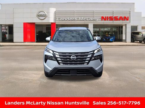 Used 2025 Nissan Rogue SV image 11