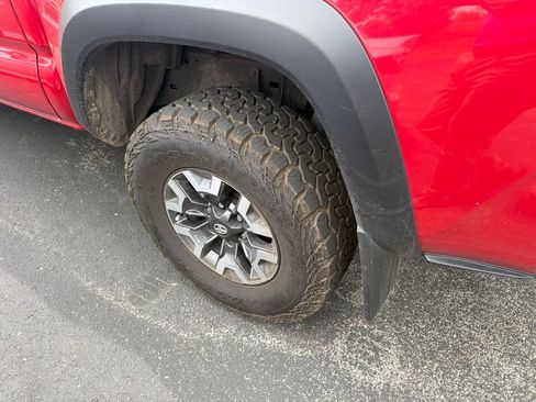 Used 2023 Toyota Tacoma TRD Off-Road AWD/4WD image 7