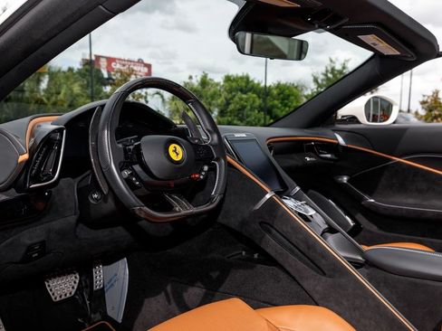 Used 2024 Ferrari Roma Spider RWD image 29