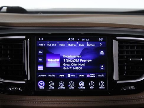 Used 2017 Chrysler Pacifica Limited w/ UConnect Theater Package FWD image 8