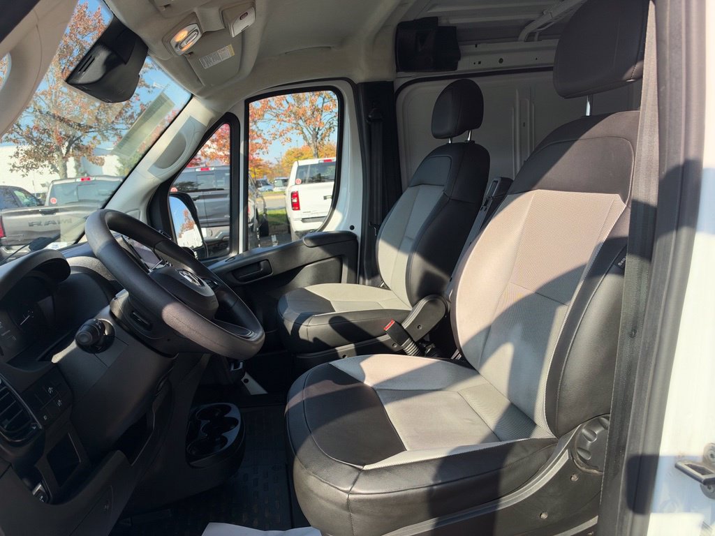 Used 2025 RAM ProMaster 2500 w/ Convenience Group FWD image 18