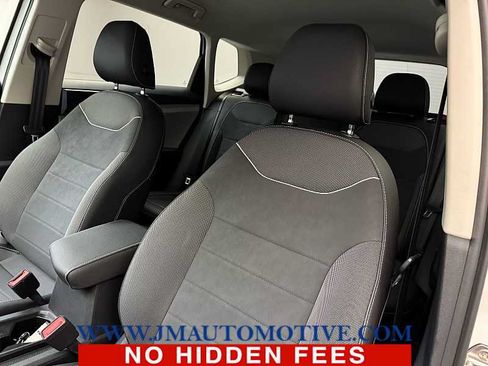 Used 2024 Volkswagen Taos SE AWD/4WD image 13