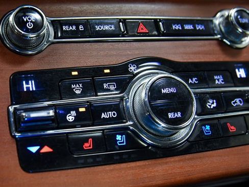 Used 2020 Lincoln Aviator Reserve w/ Equipment Group 202A image 21