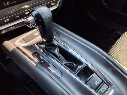 Used 2019 Honda HR-V EX image 13