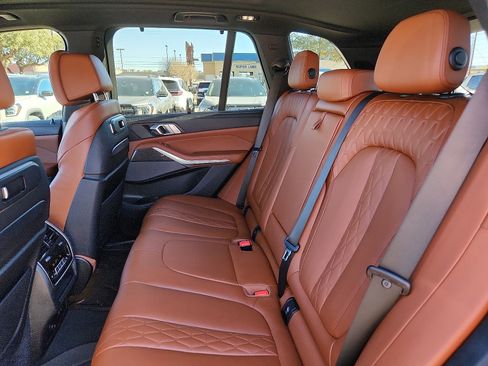 Used 2024 BMW X5 M60i image 11