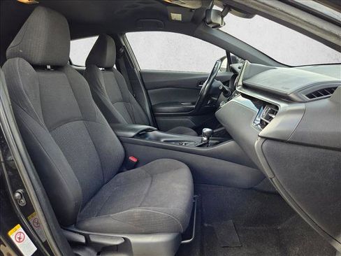 Used 2018 Toyota C-HR XLE image 18