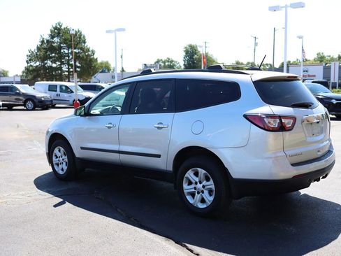 Used 2017 Chevrolet Traverse LS FWD image 7