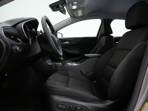 Used 2025 Chevrolet Malibu LT FWD image 12