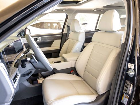 New 2025 Hyundai Santa Fe Calligraphy AWD/4WD image 13