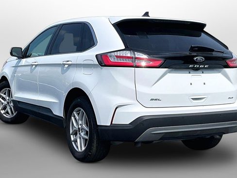 Used 2023 Ford Explorer Limited w/ Limited Technology Package AWD/4WD image 10
