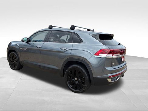 Used 2024 Volkswagen Atlas Cross Sport SE AWD/4WD image 3