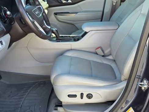 Used 2019 GMC Acadia SLT image 10