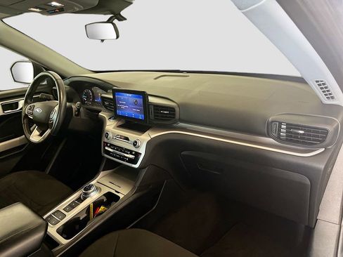 Used 2021 Ford Explorer XLT RWD image 29