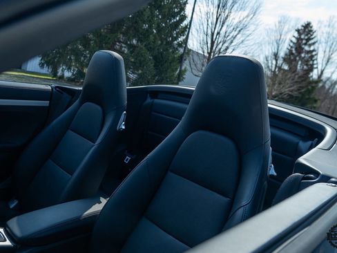 Used 2017 Porsche 911 Carrera S image 8