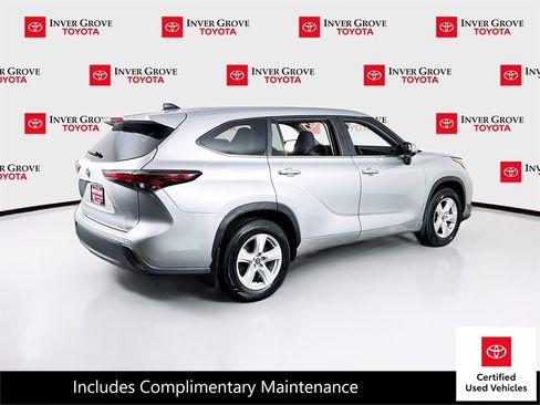 Certified 2024 Toyota Highlander LE image 5