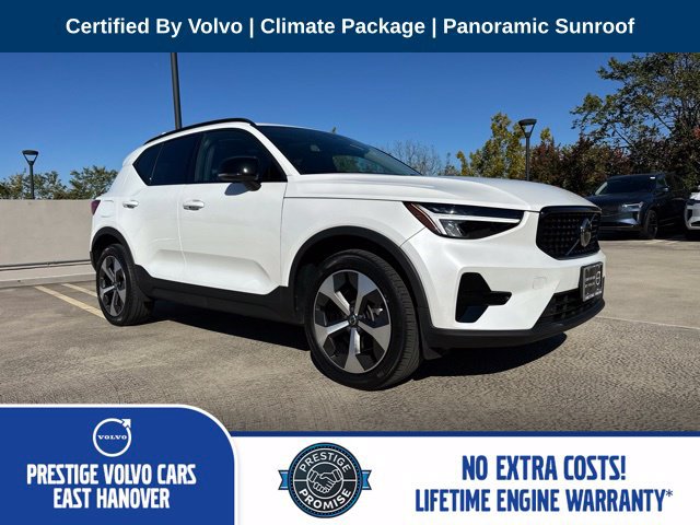 Certified 2024 Volvo XC40 B5 Core AWD/4WD image 1