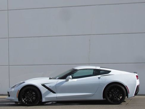 Used 2019 Chevrolet Corvette Stingray Coupe w/ 1LT RWD image 4
