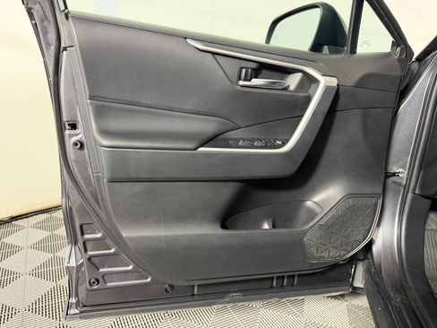 Used 2022 Toyota RAV4 XLE Premium FWD image 11