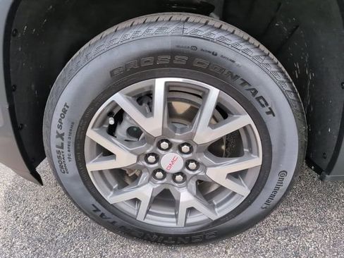 Certified 2023 GMC Acadia SLE FWD image 13