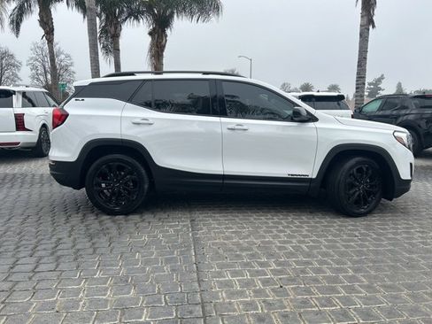 Used 2021 GMC Terrain SLE w/ Driver Convenience Package image 5