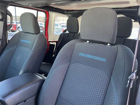 Used 2025 Jeep Wrangler Unlimited Rubicon 4xe w/ Convenience Group image 16