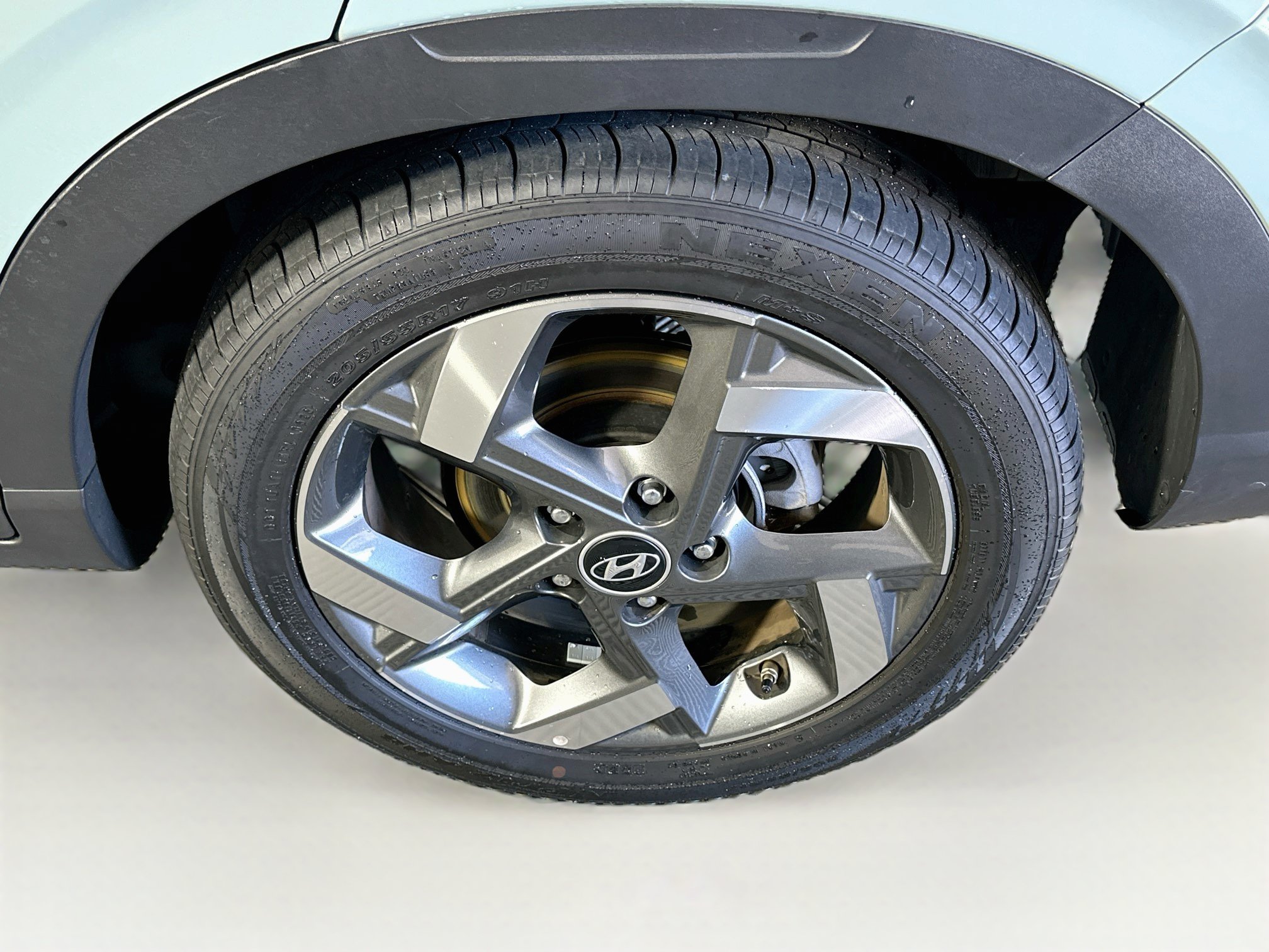 Used 2025 Hyundai Venue SEL FWD image 11
