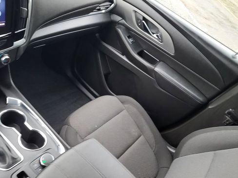 Used 2023 Chevrolet Traverse LT image 23