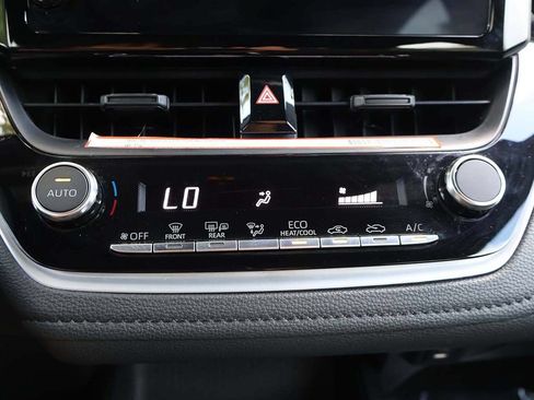 Used 2024 Toyota Corolla SE FWD image 43