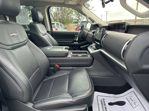 Used 2025 Ford Expedition Max Platinum AWD/4WD image 38