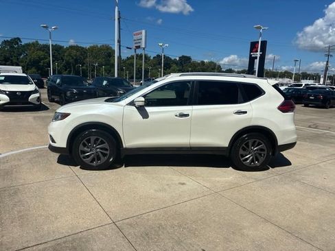 Used 2016 Nissan Rogue SL w/ SL Premium Package FWD image 4
