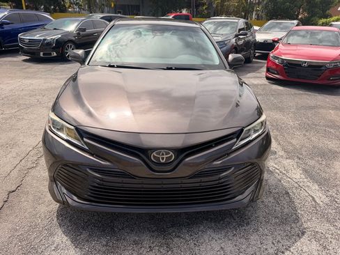 Used 2019 Toyota Camry LE FWD image 5