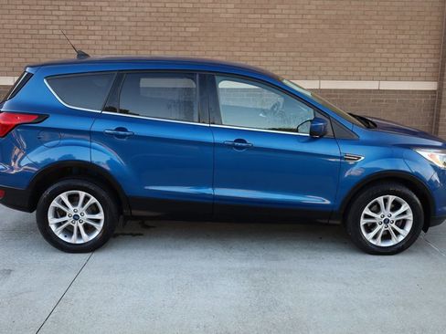 Used 2019 Ford Escape SE image 4