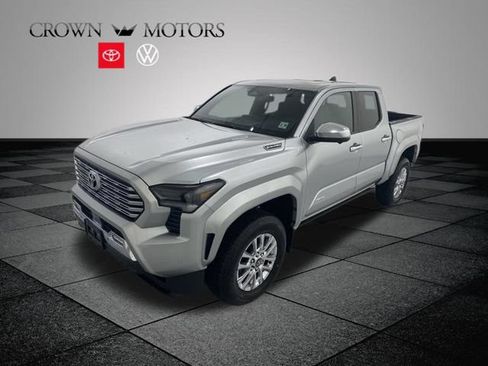 Used 2025 Toyota Tacoma Limited AWD/4WD image 3