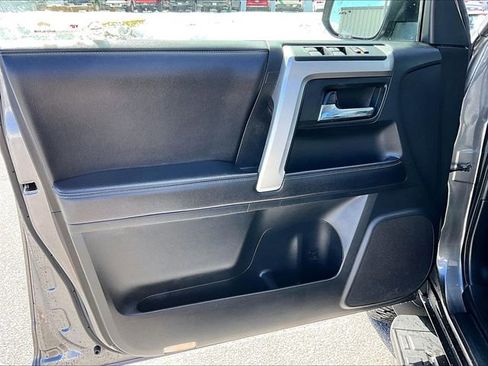 Used 2019 Toyota 4Runner SR5 Premium image 9