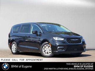 Used 2023 Chrysler Pacifica Touring-L FWD video 1