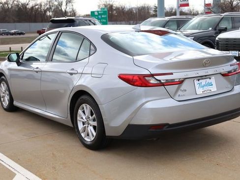 Used 2025 Toyota Camry LE image 6