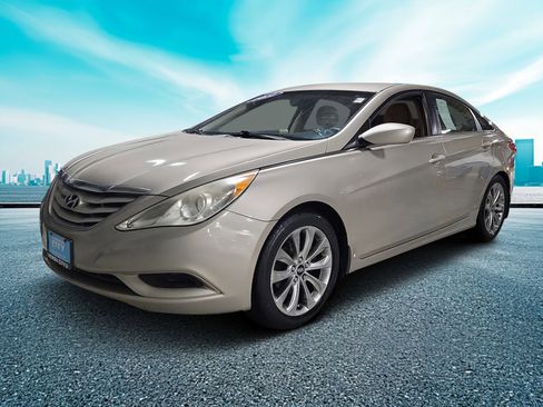 Used 2012 Hyundai Sonata GLS image 2