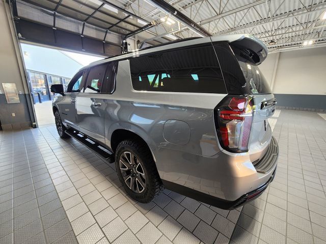 Used 2024 Chevrolet Suburban Z71 w/ Luxury Package AWD/4WD image 4